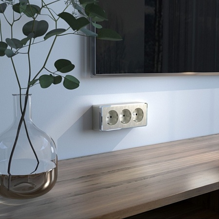 Розетка тройная с заземлением и шторками Gallant (шампань рифленый) W5073110 - фото