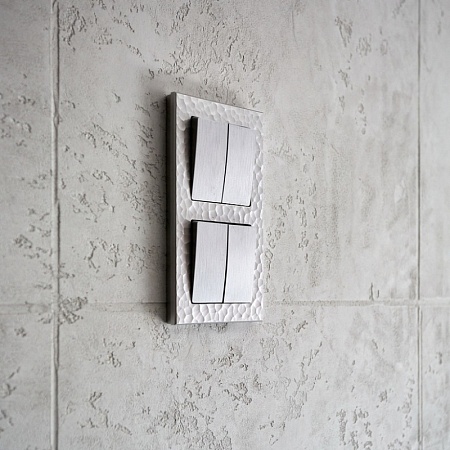 Выключатель двухклавишный cеребряный рифленый WL09-SW-2G - фото