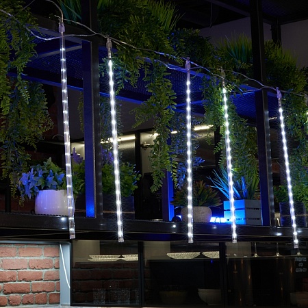 Светодиодная гирлянда Feron CL586 занавес Сосульки 4.5*0.5м +  сетевой шнур 3м, 5000K динамичный, c питанием от сети 230V, прозрачный шнур - фото