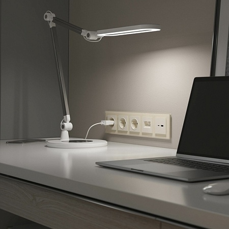 Рамка из стекла на 5 постов Favorit молочный W0051141 - фото