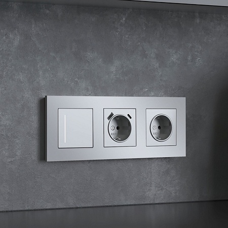 W0032965/ Рамка на 3 поста Slab (серебро матовый) W0032965 - фото