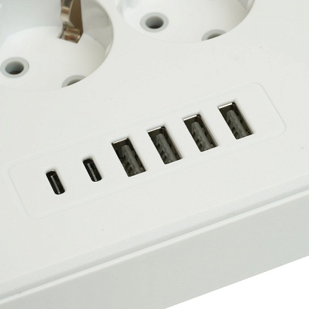 Удлинитель 3-местный c/з 3x1 мм2, 1,8 м, 250В, 10А, 4USB+2Type-C 2,4А, серия Home plus, белый STEKKER HM09-36-02 - фото