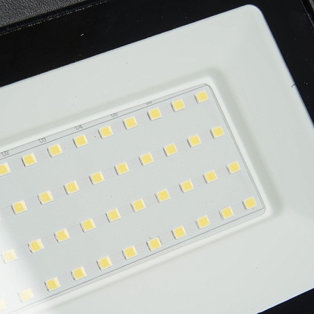 Светодиодный прожектор SAFFIT SFL90-50 IP65 50W 6400K черный - фото