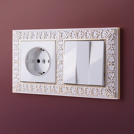 Розетка с заземлением, безвинтовой зажим белая WL01-10-01 - фото