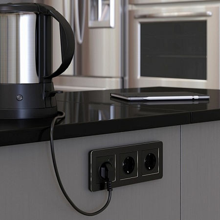 Рамка из металла на 3 поста Platinum черный алюминий W0032608 - фото