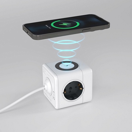 Розеточный блок 3-местный + 3 USB + беспроводная зарядка W6513501 - фото