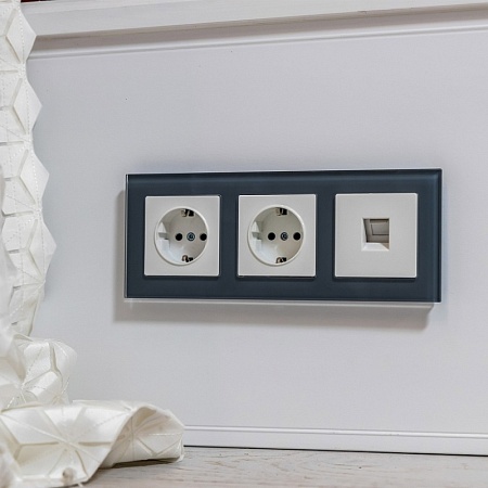 Розетка с заземлением, безвинтовой зажим белая WL01-10-01 - фото