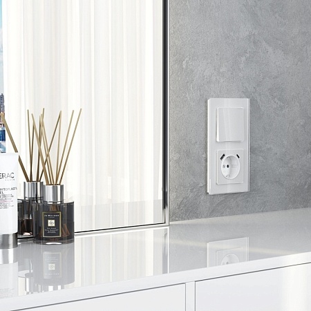 Выключатель одноклавишный проходной (белый акрил) W1112041 - фото