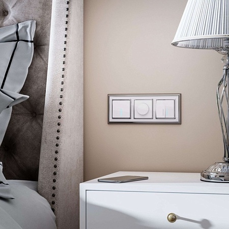 Рамка из металла на 3 поста Palacio хром/белый W0031331 - фото