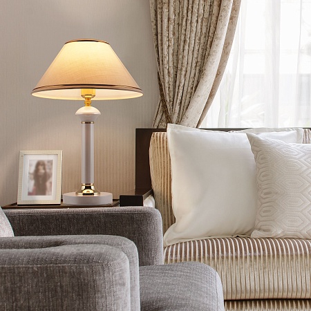 Настольный светильник Eurosvet 60019/1 глянцевый белый - фото