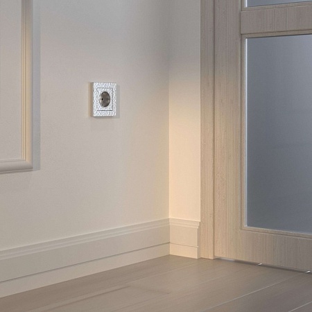 Розетка с заземлением и шторками серебряный W1271106 - фото