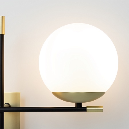 Настенный светильник (бра) Maytoni Nostalgia MOD050WL-02G - фото