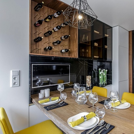 Розетка с заземлением, шторками и USBх2 белая WL01-SKGS-USBx2-IP20 - фото