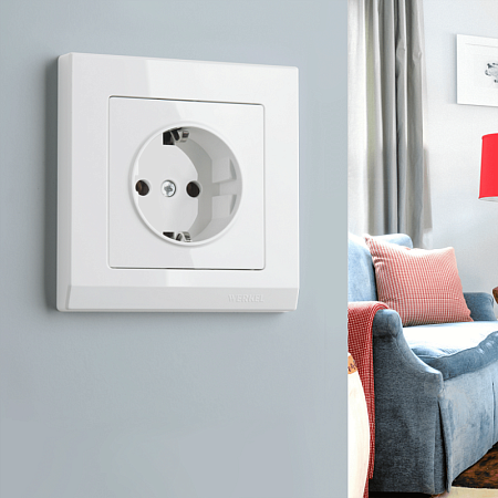 Розетка с заземлением (белая) W1171001 - фото